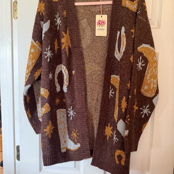 NWT Entero Oversized Western Sweater. Nice and warm, perfect for chilly weather - Picture 2 of 5